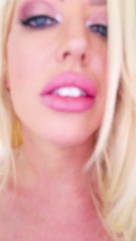 คุณนายเงี่ยน Alura Jensen ดูดควยลึกคอ POV แล้วกลืนน้ำแตกคารูปาก