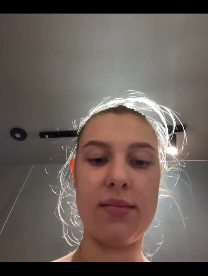 JuiceLussie: 观看当我被大鸡巴操时我的奶子是如何摇晃的