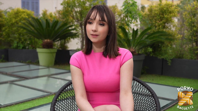 Porno Baguette: Abby, awek comel, mahukan seks keras!