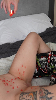 Vosková hra a creampie na Vánoce