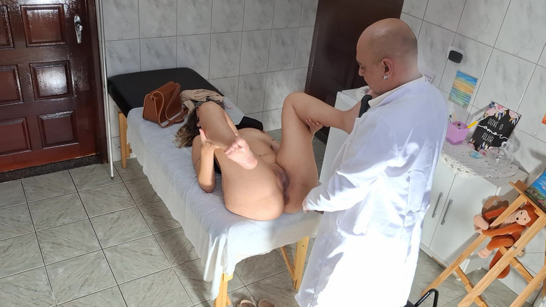 Gabi SweetCouplesStories: A mulher cega foi à consulta do ginecologista.