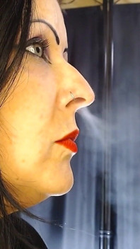 Sexy rote lippen profil rauchen