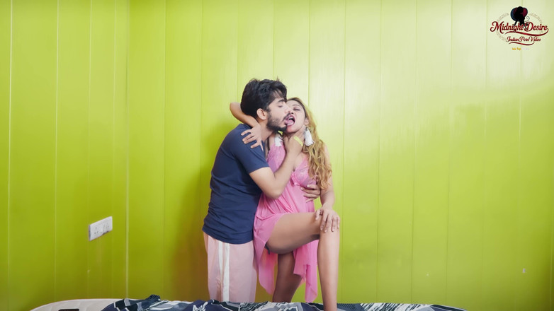 Midnight desire: Зять змусив гарячу індійську невістку дуже сильно відтрахати його