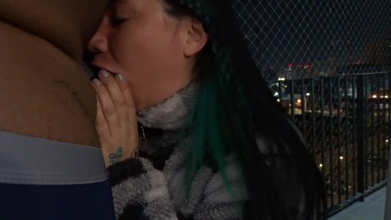 Harem Masterx: Kawan saya memberikan saya blowjob di balkoni dan saya mengongkeknya...