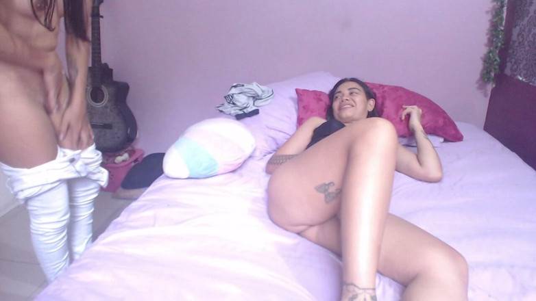 fiesta_porno: มันทําให้ฉันเงี่ยนเมื่อกลับบ้านจากที่ทํางาน