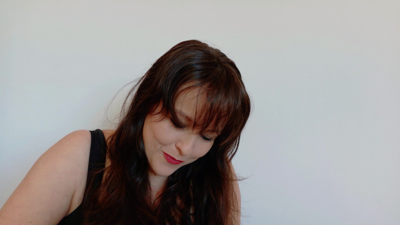 Kinky Lyrical: Pop balon sepatu hak tinggi! Versi Panjang