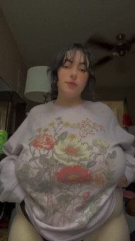 Tu crois que mes nichons sont mignons ?