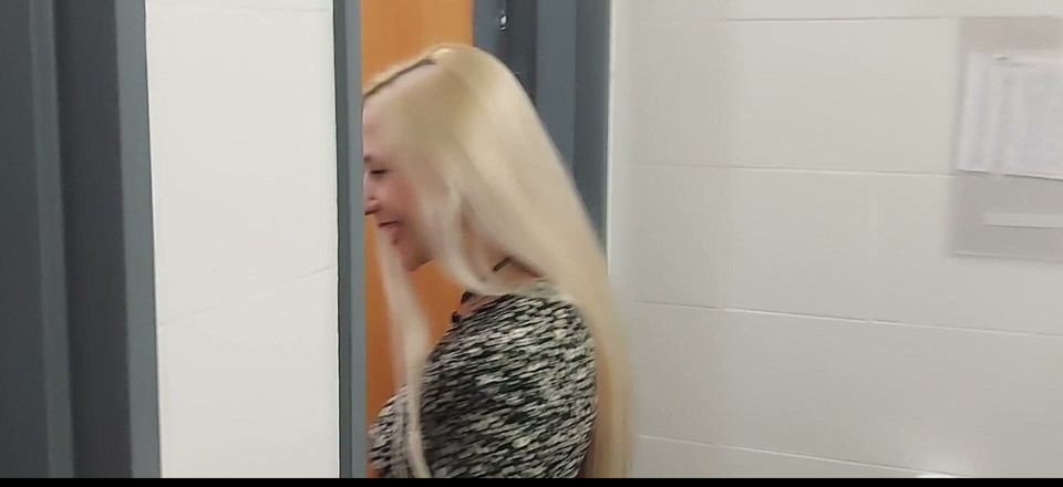 Darkprincess666: Dark Princess: Firs Time!! Sex in Toilet