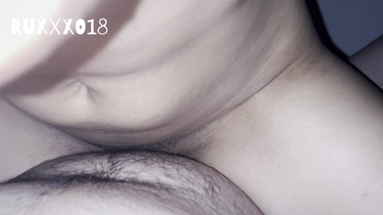 Ruxxxo18: Teman wanita Colombia memberikan saya seks oral buat kali pertama