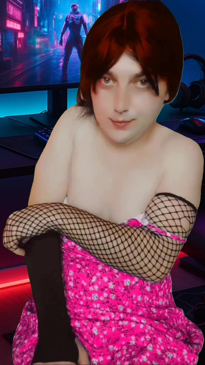 Kitty_Cross: 3 Gamer Femboy Booty Sweet White adorável branca bonita ladyboy...