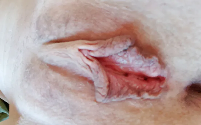 Aurora Willows: Suck my big fat pussy lips