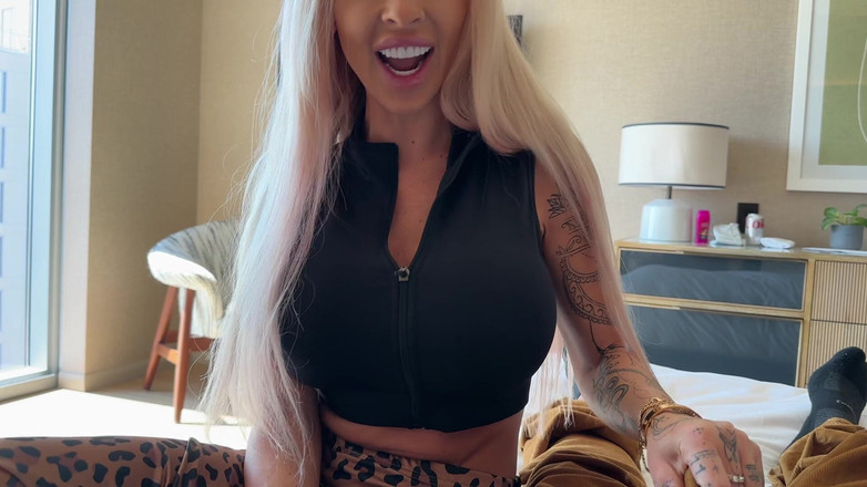 Teddy Tarantino: Ma demi-sœur aux seins géants me montre à quoi ressemble la...