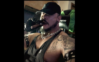 Reds and Muscles: Hey Guys, Sharing Some Cigar Session Smoke with Ya'll, I’m...