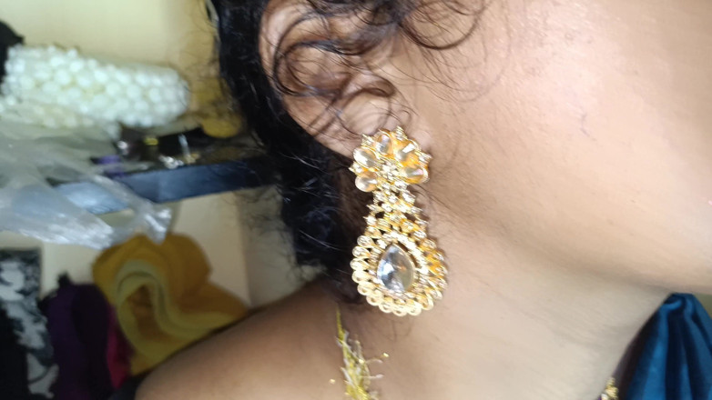 Pushpa studio: Akka Thangachi Pundai