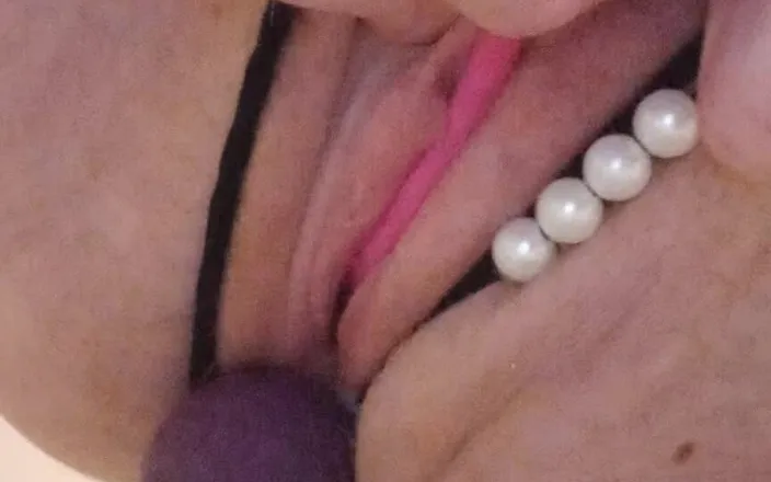 Daantje: Well Filled Is What My Wet Pussy Really Needs
