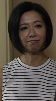 Kaede Tsutsumi - la suegra sexualmente frustrada