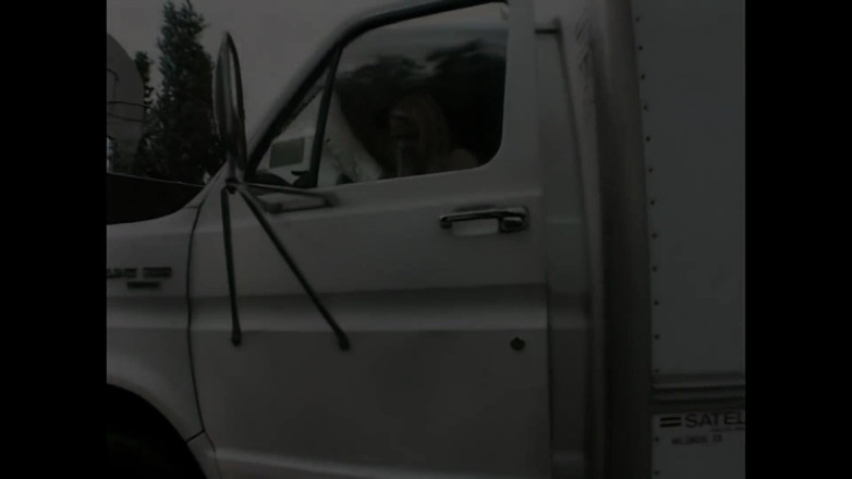 Blitzporn: Jessica Dee Wird Draußen Hart Von Einem Großen Schwanz Gefickt