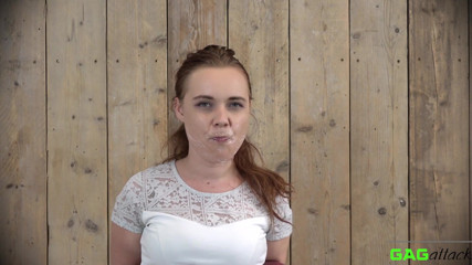 Gag Attack: Roxy - tegadermská páska s roubíky