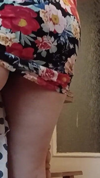 Moja macocha pieprzy mnie na stole w kuchni
