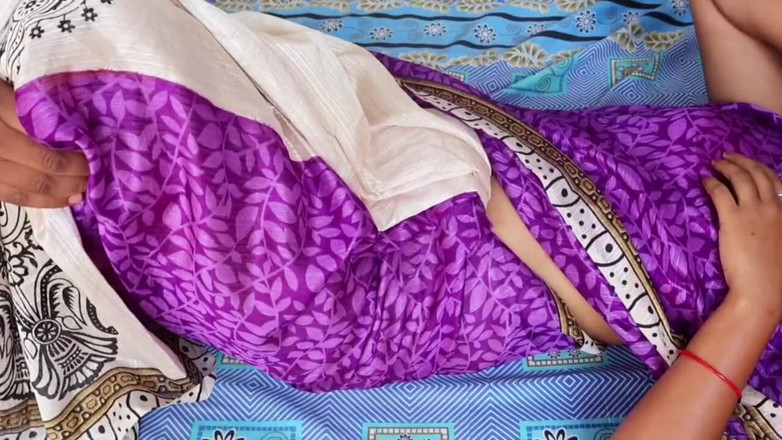 Saloni: Подруга з коледжу і хлопець, гаряче справжнє село