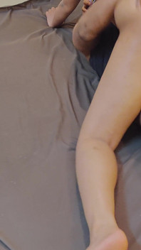 Çok ıslak amcıklı seksi Asyalı ile ateşli sikiş.