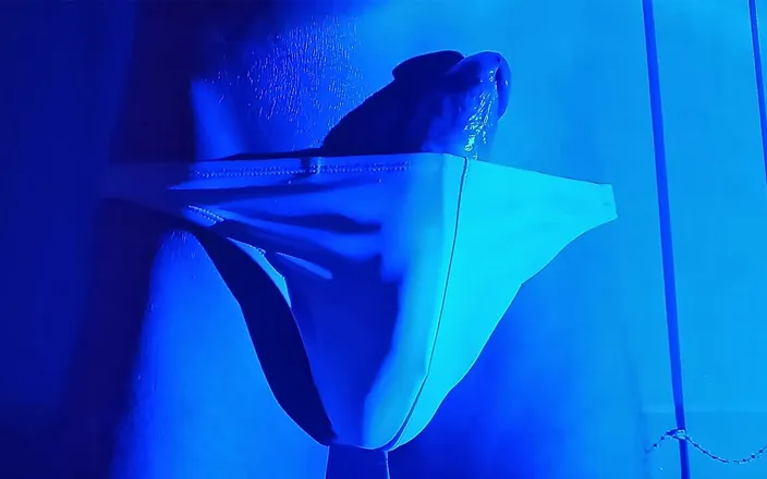 TheOldBigThing: Growing and Peeking Boner Bulge
