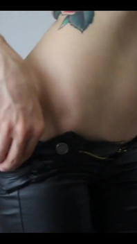 Moje první JOI stříkej po celé mé tváři, tati