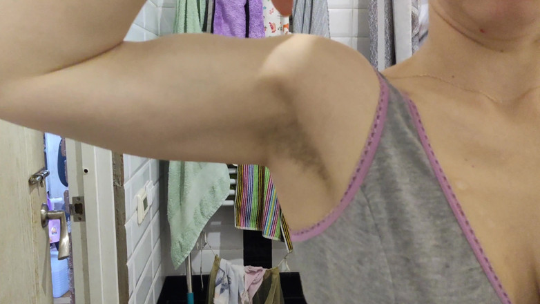 Miodelka: Compilation of Muscles Flexing, Pee and Milky Tits 4K