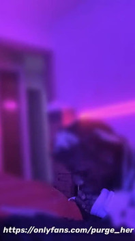 쇼핑몰에서 그녀를 만난 후 나를 빨아주는 젊은 B*tch