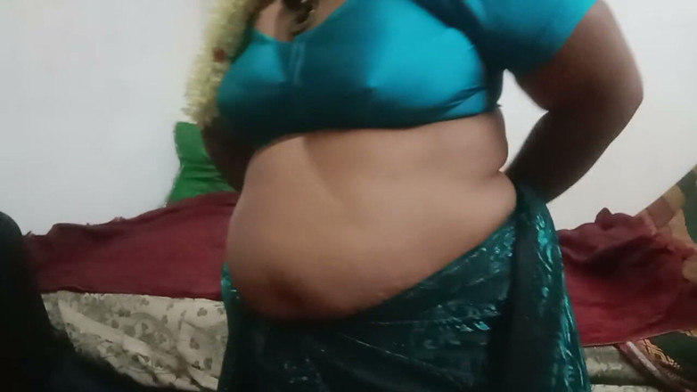 Santhi89: Tamil Big Boobs Lovely Hot Stepaunty