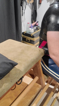 Begränsad Latexs första besök till mig