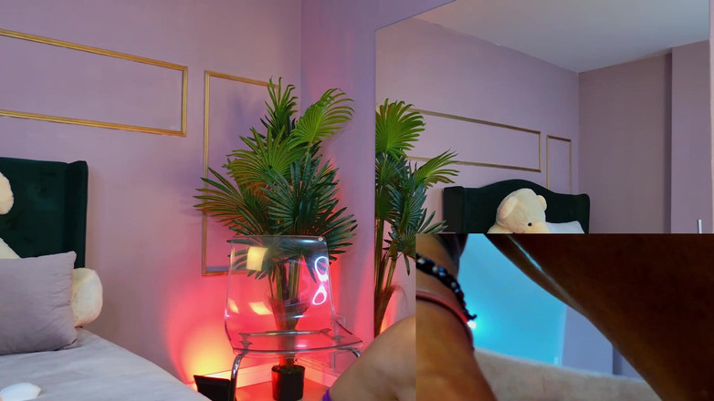 KirraWhite: Stepmom MILF Fuck Her Pussy with a Fuckmachines