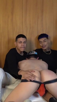 Hardcore gang bang- letthemwatch matón latinos preñan semental blanco