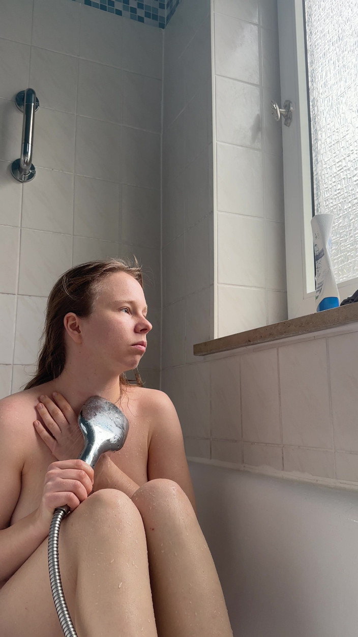 SweetLucy96: Teen Mit Perfektem Körper Duscht