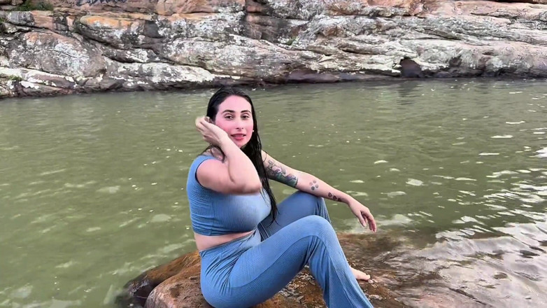 Jenifer Play: Seks Di Sungai Dengan Kawan Baik Teman Lelaki Saya
