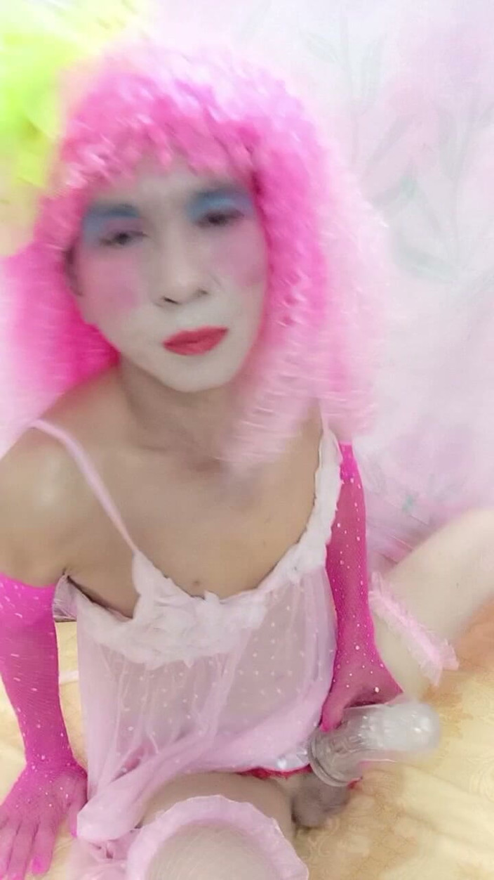 nguyen dang thien tri: Oanh Le Transgender Wearing Sexy Clothes Selfie Cups Tinh