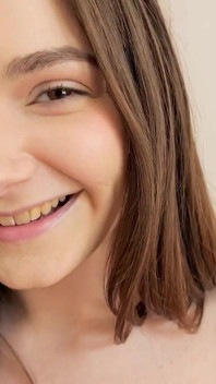 Кастинг в видео от первого лица с симпатичной 18-летней русской тинкой Simona Purr