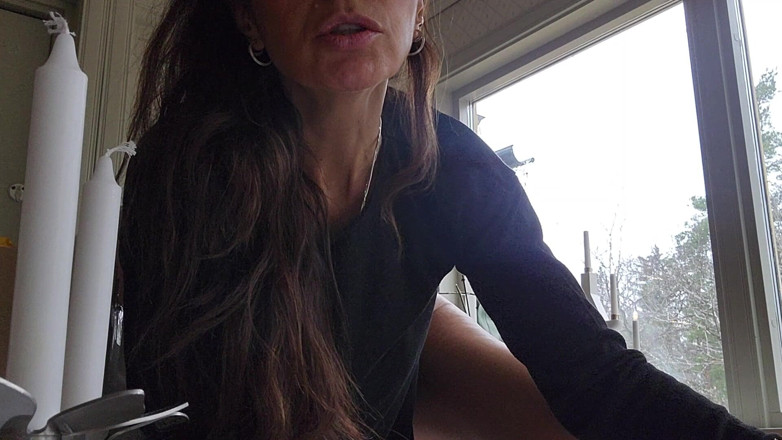 LoveAndRopes: Hete MILF Krijgt Haar Kutje En Kont Uitgerokken Door Een...