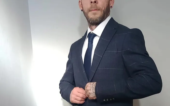 Adryan39: New Suit