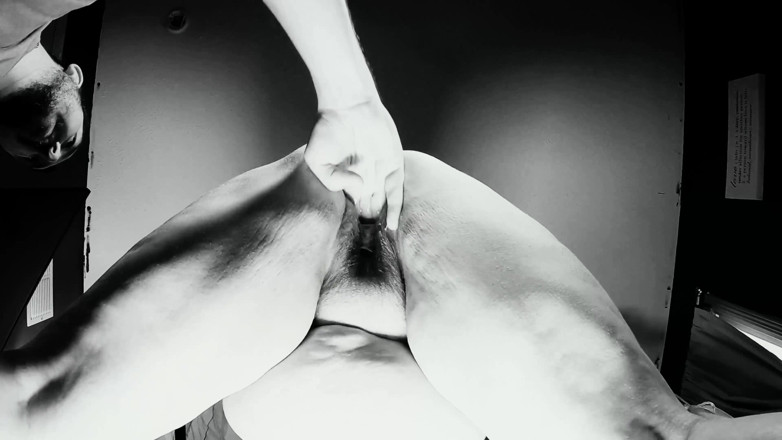 SexyNEBBW: Чотири пальці і мокра кицька (b&amp;w)