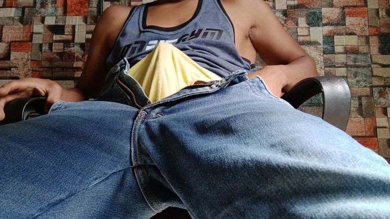 Hornyboy2058: Chico en solitario gimiendo duro mientras acaricia - sesión de placer...