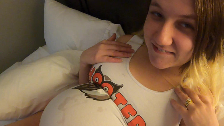 Breed-My-Hotwife: Podvádějící těhotná manželka dává cizinci BJ v pánském pokoji