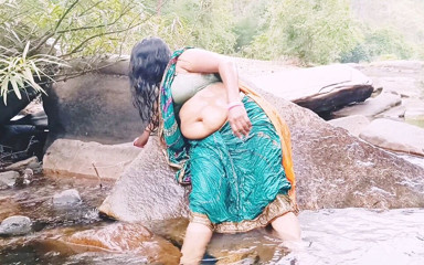 Telugu honey lips: Seidentante, bad im freien sex im Wasserfall, Telugu, Dirtytalk.