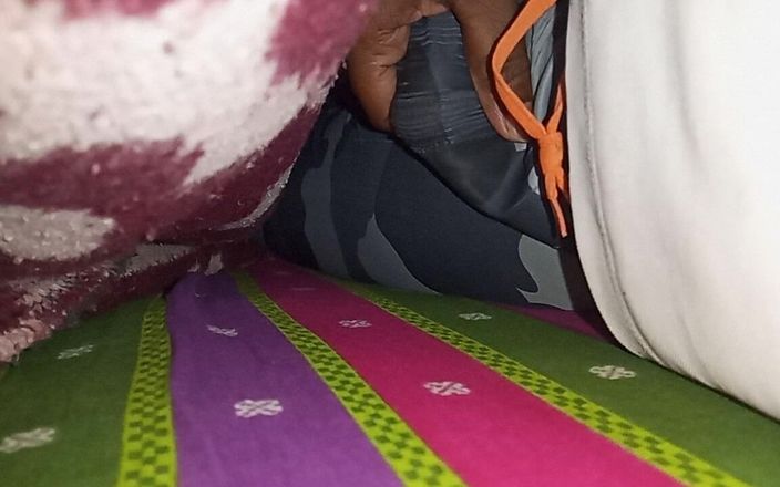 Sweet Indian cock: Ik heb Bhabhi's rok en blouse uitgetrokken en haar geneukt