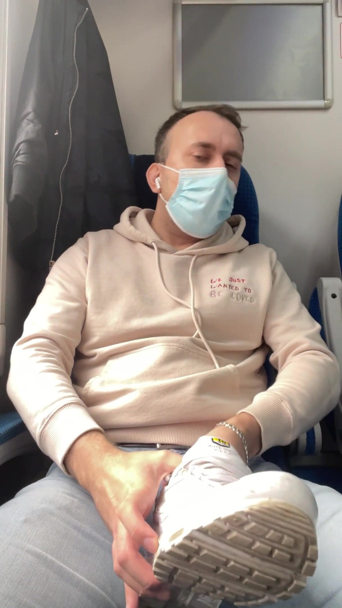 SmellySoxBro: Böse junge im zug, geschichte