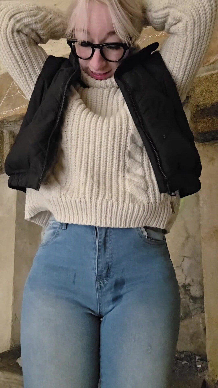 GIULIANA_OFFICIEL: 廃屋の大きなスクワート