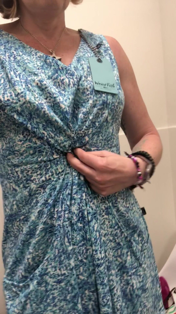 MistressWriggler: Bez Stanika, Komandos, Wytatuowana Laska Przymierzając Nowe Ubrania. Część 1 Z 2.