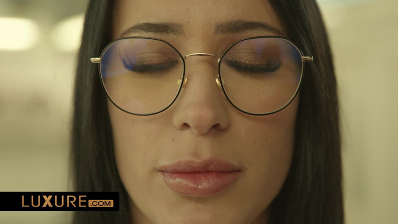 Luxure: Lola Bellucci'nin fantezileri