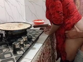 QueenbeautyQB: Indische stiefmoeder seksvideo in de keuken