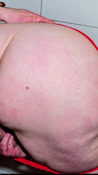 Belle-mère au cul énorme - sexe en levrette, squirt plusieurs fois